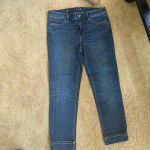 White House black market slim crop size 8 new without tags